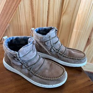 Hey Dude Eloise Suede Used Like New Condition